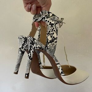 Jessica Simpson heels